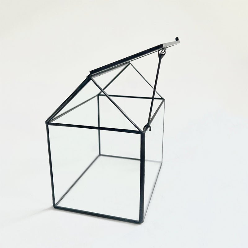 Small 6.1"x6.3"x4.33" Black House Shape Glass Terrarium with Swing Lid


Material
Glass


Special Feature
with lid


Item Weight
1.68 Pounds


Shape
house shape


Specific Uses For Product
Indoor


Style
geometric


Color
Black




Hou